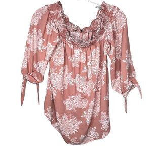 Off Shoulder‎ Floral Top